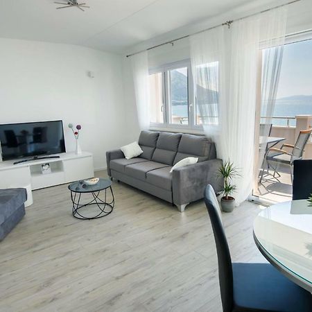אומיס Apartmani Ticinovic מראה חיצוני תמונה