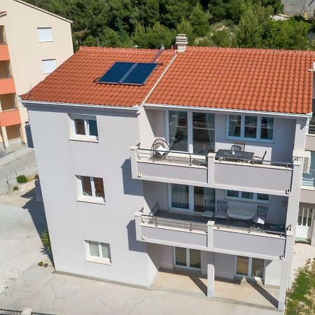 אומיס Apartmani Ticinovic מראה חיצוני תמונה