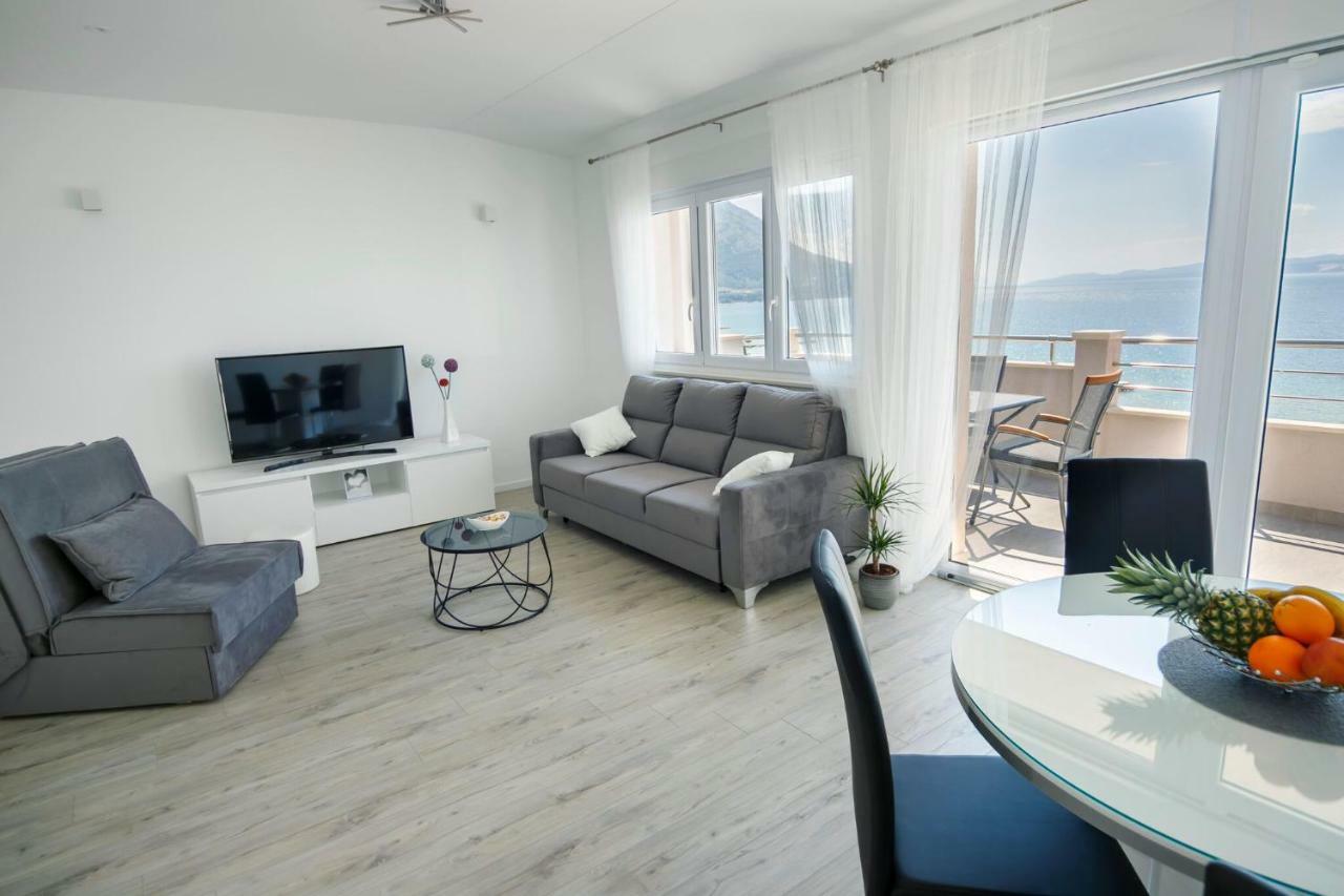אומיס Apartmani Ticinovic מראה חיצוני תמונה