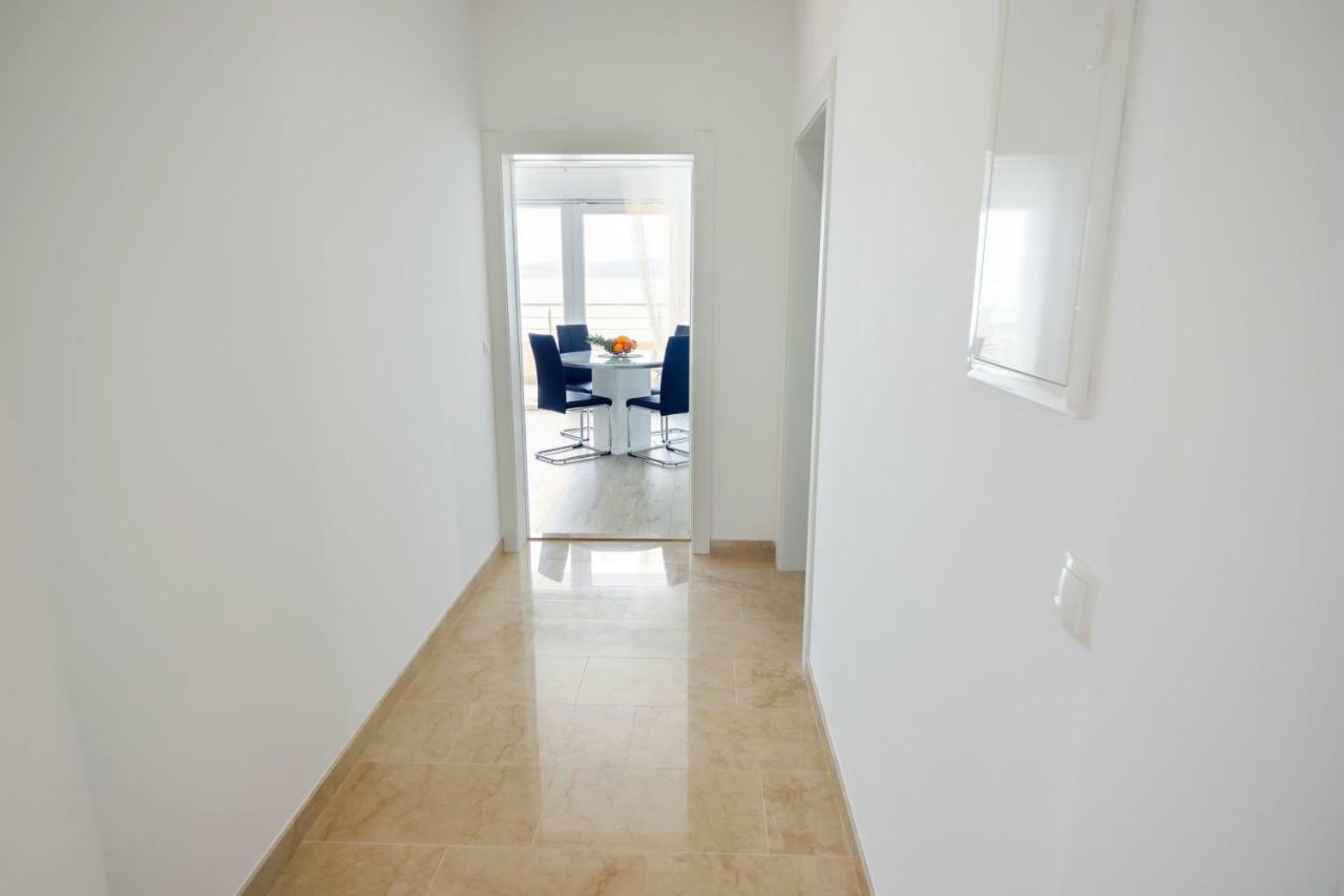 אומיס Apartmani Ticinovic מראה חיצוני תמונה