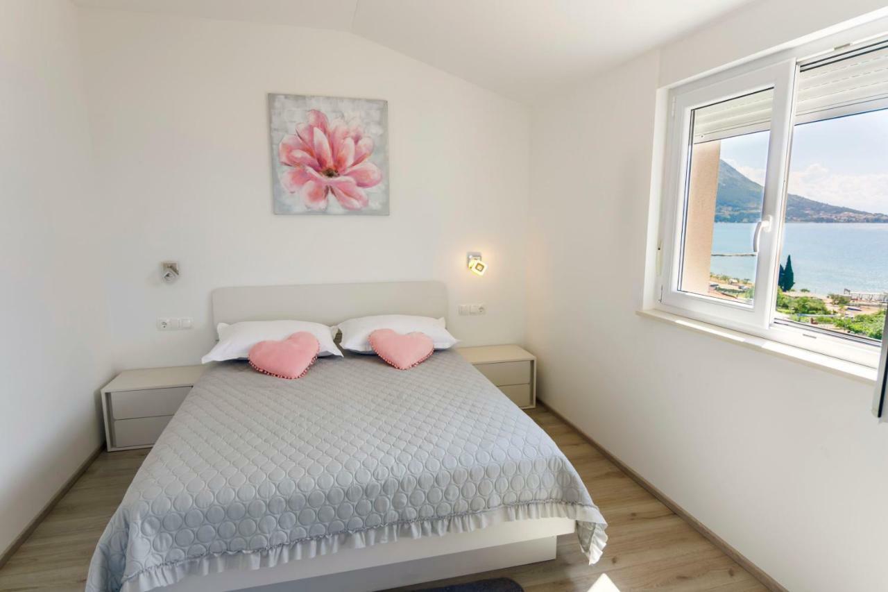 אומיס Apartmani Ticinovic מראה חיצוני תמונה