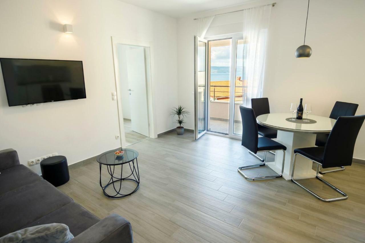 אומיס Apartmani Ticinovic מראה חיצוני תמונה