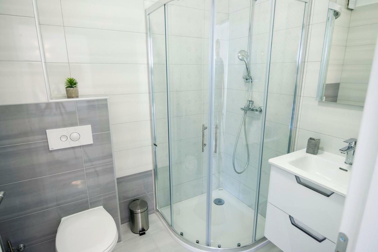 אומיס Apartmani Ticinovic מראה חיצוני תמונה